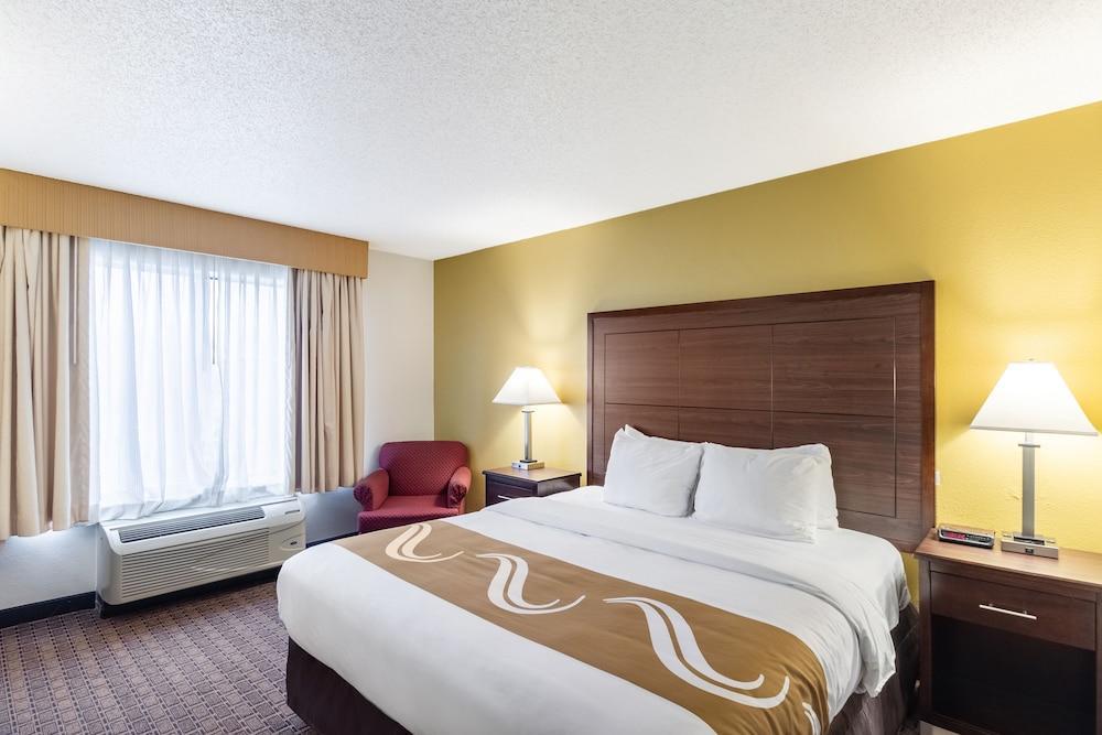 Quality Inn Milwaukee- Brookfield Dış mekan fotoğraf